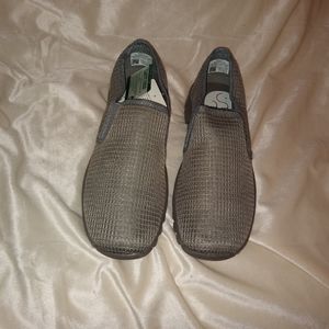 NoSox Wino L Grey Mesh Women's Size 10M Slip on Sneakers, new with tags